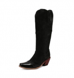 Sleek Black Western Boot with a Modern Square Toe